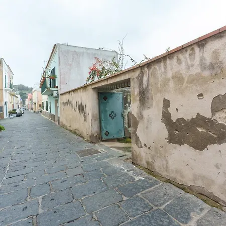 Bassa Marea, Grazioso Alloggio. Apartmán Procida